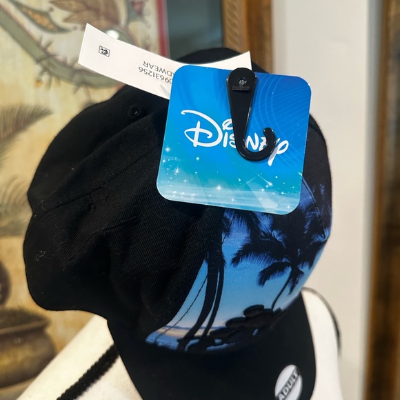New with tags Disney Hawaiian black hat - Picture 2 of 4